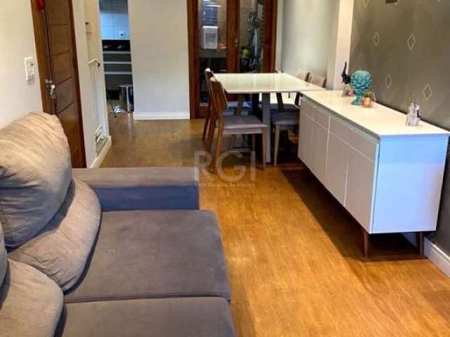 CASA EM CONDOMÍNIO, 3 DORMITÓRIOS, SUÍTE, 3 VAGAS DE GARAGEM, NO BAIRRO TRISTEZA, PORTO ALEGRE/RS  &lt;BR&gt;  &lt;BR&gt;Belíssima casa no bairro  Tristeza de 3 andares,  com 137m² privativos com uma 