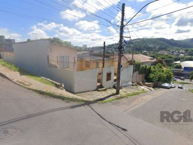 Se você está procurando um terreno em uma ótima localização, pode ser exatamente esse!        &lt;BR&gt;Com uma área total de 537,36m², este terreno fica próximo à Avenida Cavalhada, o que significa q