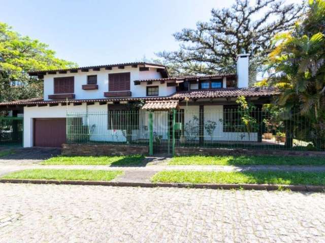 Casa Rústica Excepcional no Jardim Isabel &lt;BR&gt;&lt;BR&gt;Descubra o charme desta incrível casa de estilo rústico no desejado bairro Jardim Isabel! Com 4 dormitórios, incluindo uma suíte master co