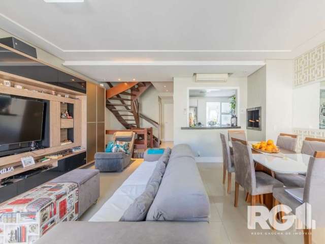 Casa em condomínio com 223 m², 3 dormitórios + escritório + sótão. &lt;BR&gt;&lt;BR&gt; 2 vagas e depósito fechado no Jardim Carvalho.&lt;BR&gt;&lt;BR&gt;O imóvel possui living para 2 ambientes bem de