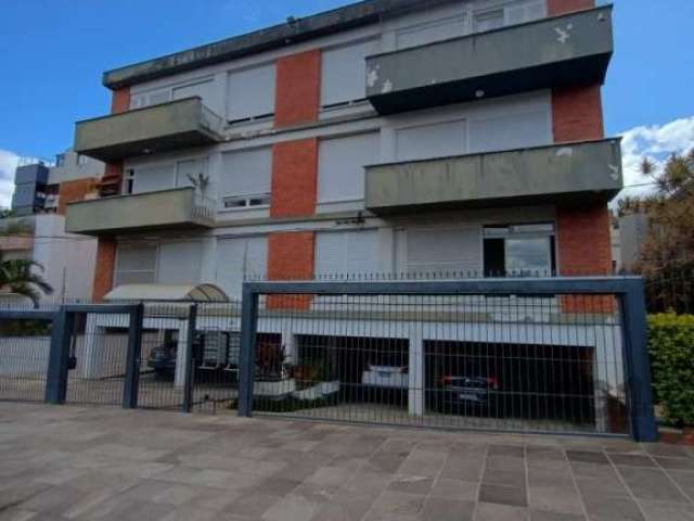 Lindo apartamento de 3 dormitórios com suite, copa cozinha, living para dois ambientes, peças super amplas todas com iluminação natural, area de serviço com banheiro auxiliar.&lt;BR&gt;De frente, ótim