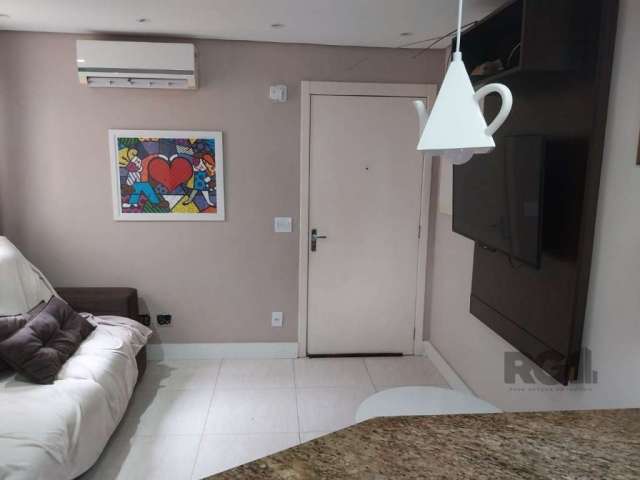 Apartamento 2 dormitórios, 1 vaga de garagem, no bairro Restinga, Porto Alegre/RS     &lt;BR&gt;&lt;BR&gt;Apartamento mobiliado de 2 dormitórios, living com split, rack e painel de televisão, cozinha 