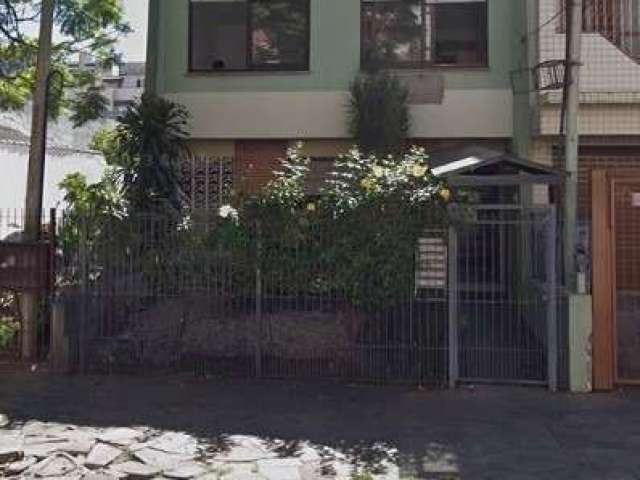 Vende excelente apto de 02 dorm, com 70,64 m², sala, banheiro, cozinha com área de serviço. 01 lance de escada, frente para a Rua Tapajós. 50 m da Assis Brasil.&lt;BR&gt;Próximo do Consulado Americano