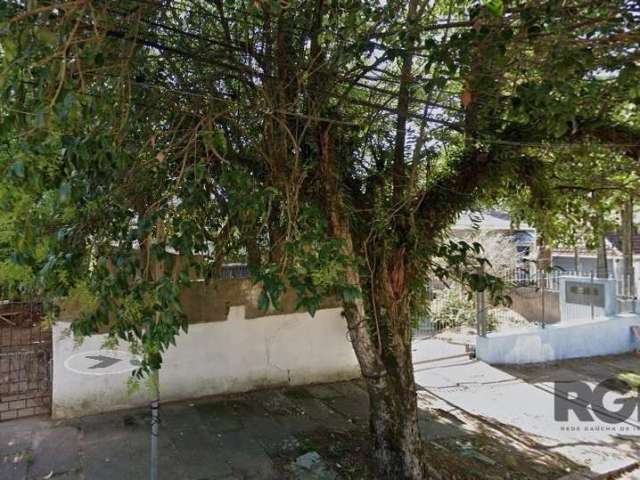 Terreno com 304 m² (10 x 30,40) no bairro Vila Ipiranga, excelente localização na rua Bispo Sardinha, próximo ao supermercado Bistek, av. do Forte, av. Benno Mentz e aos principais comércios da região