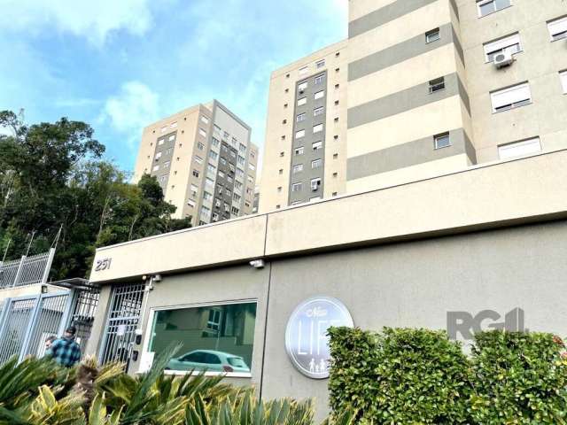 Descubra o seu novo lar no coração de Jardim Carvalho, Porto Alegre! Este apartamento incrível oferece 54M² de área útil, com 2 dormitórios, 1 suíte e 1 banheiro, perfeito para acomodar a sua família 