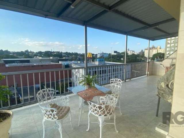 Excelente cobertura!&lt;BR&gt; Conta com três dormitórios, sendo uma suíte, living para dois ambientes, cozinha planejada, terraço com churrasqueira, banheiro social, banheiro no terraço, vista para o