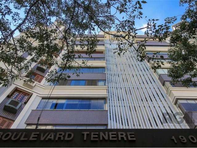 Apartamento com 4 suítes, 2 vagas de garagem, sacada, churrasqueira, no bairro Boa Vista, Porto Alegre/RS&lt;BR&gt;&lt;BR&gt;Este apartamento de luxo oferece quatro suítes elegantemente projetadas par