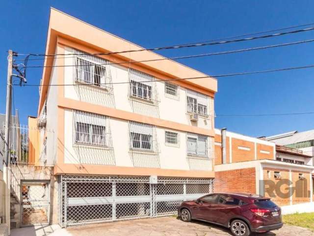 Apartamento localizado no bairro Bom Jesus, com 85 m² no 3º andar. Imóvel com 3 dormitórios, sala de estar/jantar, cozinha, banheiro social, área de serviço. Imóvel com posição solar privilegiada. Vag