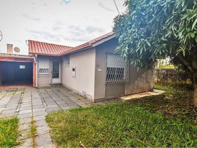 Esta encantadora casa térrea de 03 dormitórios oferece um ambiente acolhedor e familiar, ideal para quem busca conforto e tranquilidade. Com uma área de 100m², a residência apresenta uma distribuição 