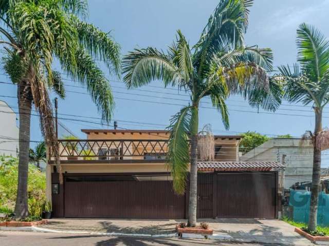 Excelente Casa a venda no bairro Ipanema,  sendo 215 m² e 3 dormitórios.&lt;BR&gt;Casa em Ipanema em rua super calma e tranquila , três dormitórios uma suíte, três banheiros, duas churrasqueiras ,  pá