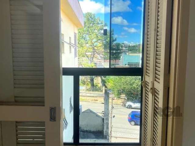 Apartamento 2 dormitorios com 70m2 na Avenida Otto Niemeyer.&lt;BR&gt; &lt;BR&gt;Excelente apartamento no bairro Camaquã. &lt;BR&gt;Possui dois dormitórios, living dois ambientes, sacada fechada, banh