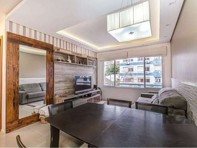 Apartamento mobiliado, 2 dormitórios, 1 suíte, churrasqueira, vaga dupla. Localizado no bairro Petrópolis ,próximo a Praça da Encol, dos principais comércios e avenidas de Porto Alegre ( ao lado da av