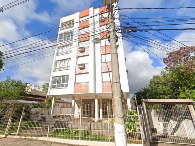 Apartamento no bairro petrópolis composto de 3 dormitórios, de  frente, com 120,30 m2 de área privada, vaga  de garagem coberta e escriturada, possui ampla sala, cozinha, área de serviço separada. Tod