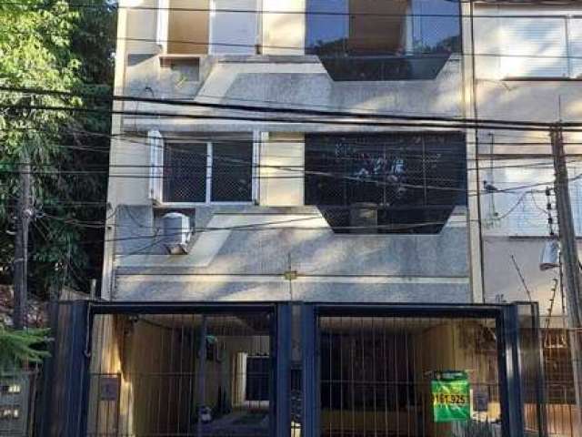 Apartamento de 02 dormitórios, fundos, tipo cobertura. O prédio não possui elevador. Preço e disponibilidade do imóvel sujeitos a alteração sem aviso prévio.