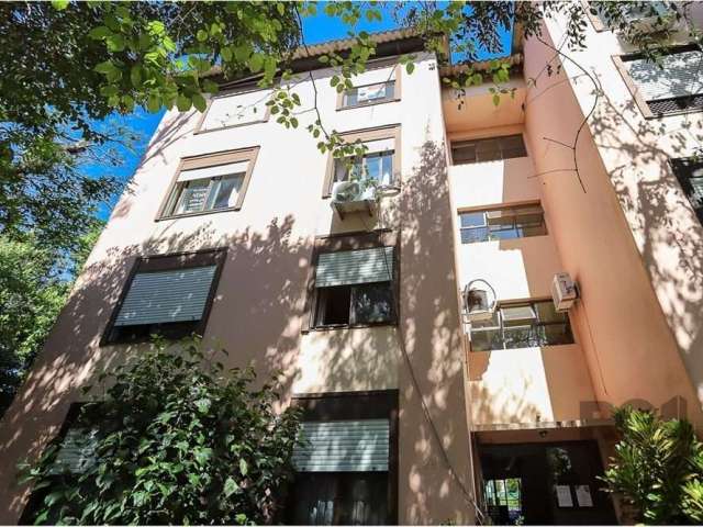 Excelente oportunidade, apartamento com 2 dormitórios, 55 m², REFROMADO, na Av. Eduardo Prado, Condomínio Jardim Zona Sul, bairro Cavalhada. O apartamento tem 2 dormitórios, foi todo reformado, o piso