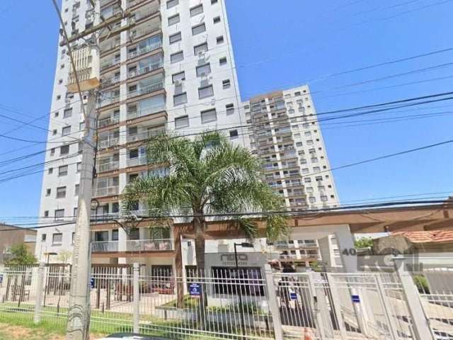 Vende-se excelente apartamento semi-mobiliado, com 81m² e 3 dormitórios, sendo 1 deles suíte. O imóvel possui churrasqueira, sol da manhã e 2 vagas de garagem. O prédio ainda conta com portaria 24h, 2