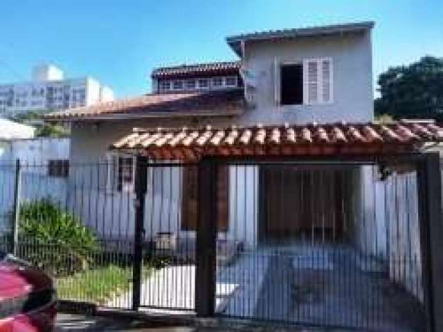 CASA 3 DORMITÓRIOS, SUÍTE, 1 VAGA DA GARAGEM, NO BAIRRO CAMAQUÃ, PORTO ALEGRE/RS    &lt;BR&gt;  &lt;BR&gt;Ótima casa no bairro Camaquã, com 3 dormitórios, sendo 1 deles suíte com closet, banheira de h