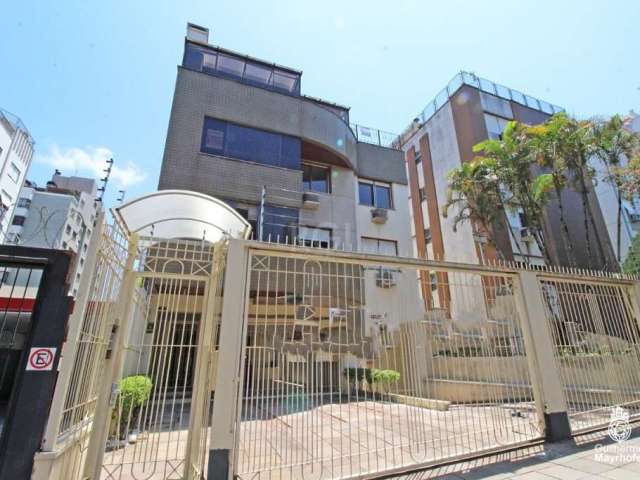 Cobertura horizontal no bairro Petrópolis, 116,36 m² de área privativa, de frente, com 2 dormitórios (suíte master com closet), living com 3 ambientes, sala com lareira, mezanino, banheiro social, coz