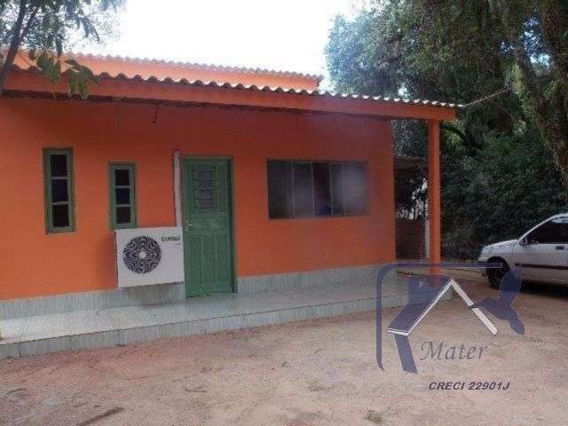 Casa 3 dormitórios, 2 vagas de garagem, no bairro Lami, Porto Alegre/RS     &lt;BR&gt;&lt;BR&gt;Casa no extremo sul, no bairro do lami, de 3  dormitórios, living 2 ambientes, cozinha, banheiro todo em