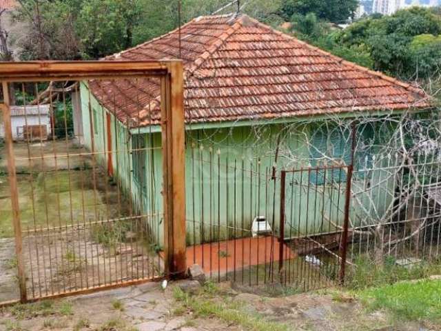 Excelente terreno no bairro  Cristal com 484m², medindo 11m de frente por 44m de frente ao fundo. &lt;BR&gt;Distância da Av. Campos Velho 1 minuto &lt;BR&gt;Distância da Av. Icaraí 2 minutos      &lt;