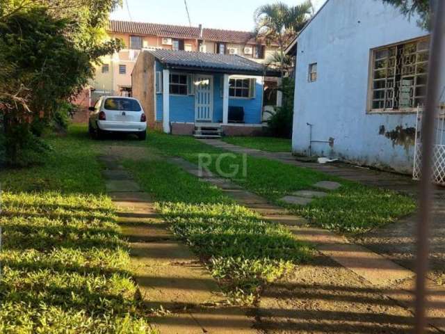 Excelente terreno no bairro Camaquã,  medindo 11m de frente e 36m de frente ao fundo, ótima opção para construção.         &lt;BR&gt;O Bairro Camaquã esta localizado na zona sul da cidade de Porto Ale