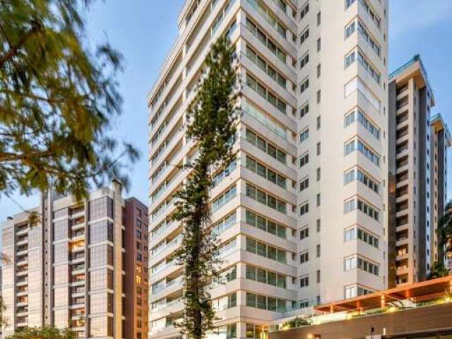 Empreendimento localizado no bairro Bela Vista com apartamentos de 265m² privativos, 4 suítes, 4 vagas + 1 depósito. Condomínio com 3 piscinas (1 térmica), quadra, fitness, salão de festas, salão gour