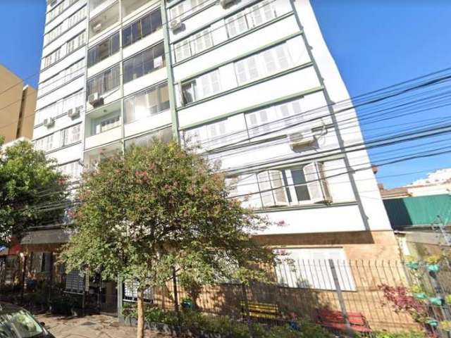 Apartamento com dois dormitórios, cozinha,  sala, banheiro e área de serviço, localizado no quarto andar  em edifício com dois elevadores e próximo a rua da República, na frente do Supermercado Zaffar