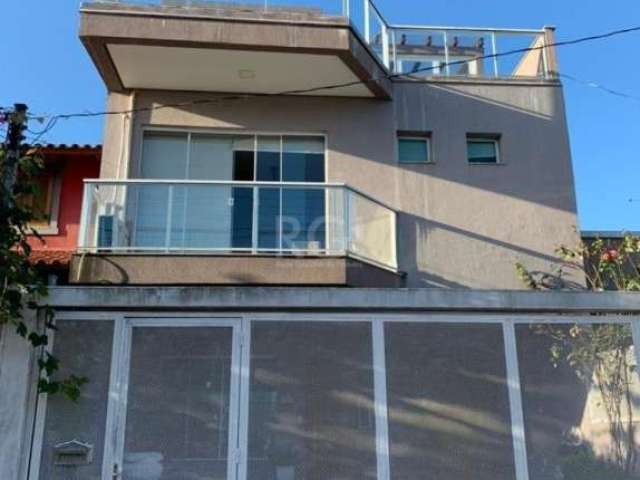 Excelente casa no Jardins do Prado sendo 03 dormitórios, sala, cozinha, 04 banheiros e vaga para 02 carros. Casa com 300m² construídos. Salão de Festas com churrasqueira e hidromassagem. Aceita financ