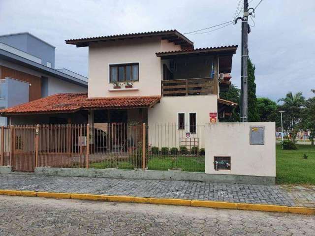 Casa para Venda em Florianópolis, Carianos, 5 dormitórios, 2 suítes, 5 banheiros, 4 vagas