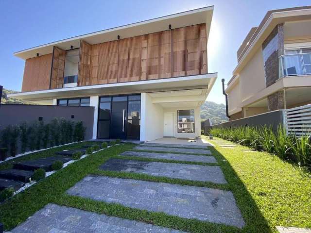 Casa para Venda em Florianópolis, Rio Tavares, 3 dormitórios, 1 suíte, 3 banheiros, 2 vagas