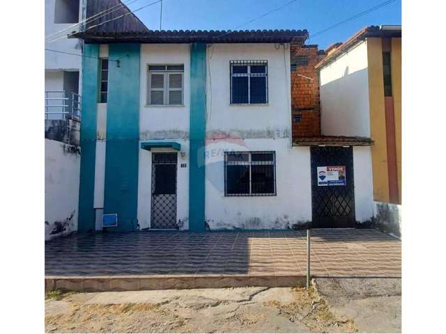 Excelente casa dúplex no condomínio da Aeronáutica, bairro Antônio Bezerra. Ótimo preço: R$ 275.000,00.