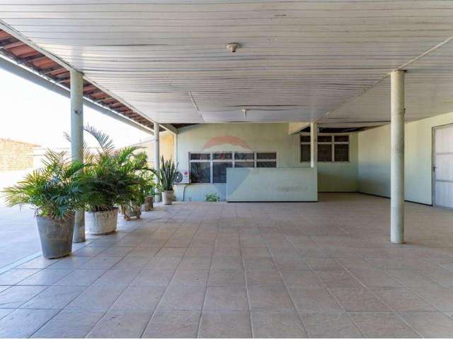 Excelente prédio no bairro Jóquei Clube, rua Cuiabá, com 5 casas, ideal para investimento. Com grande potencial de retorno. Valor: R$ 1.100.000,00.