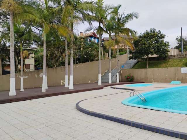 Ôtimo apartamento no Santinho 250mts. da praia