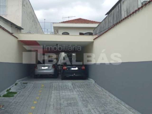 Sobrado com 4 dormitórios no Tatuapé, terreno com 500m².