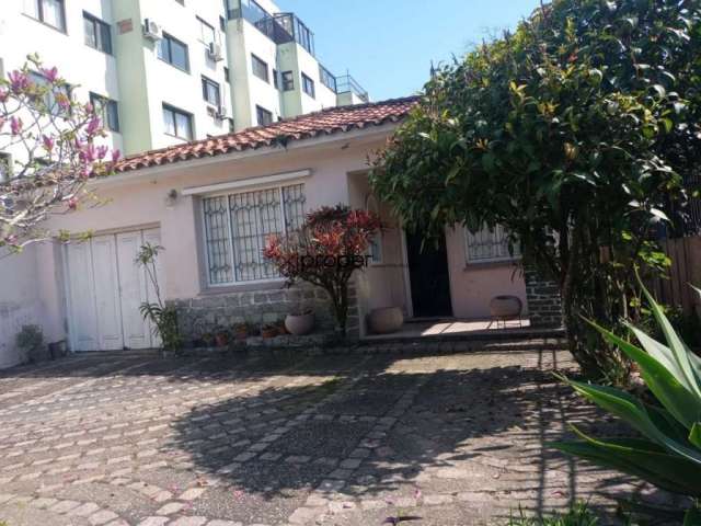Casa com 3 dormitórios à venda, 224 m² por R$ 980.000,00 - Centro - Pelotas/RS