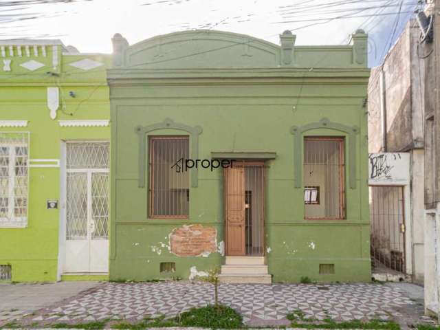 Casa 1 dormitório para aluguel no Centro em Pelotas/RS