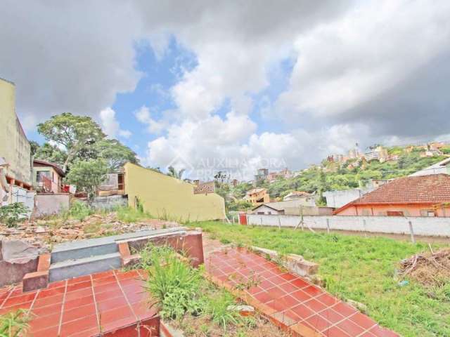 Terreno em condomínio fechado à venda na Rua Hipólito da Costa, 76, Santa Tereza, Porto Alegre, 189 m2 por R$ 390.000