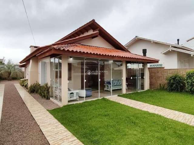 Casa com 2 quartos à venda na Avenida do Papagaio, 326, Balneário Ponta do Papagaio (Ens Brito), Palhoça, 120 m2 por R$ 800.000