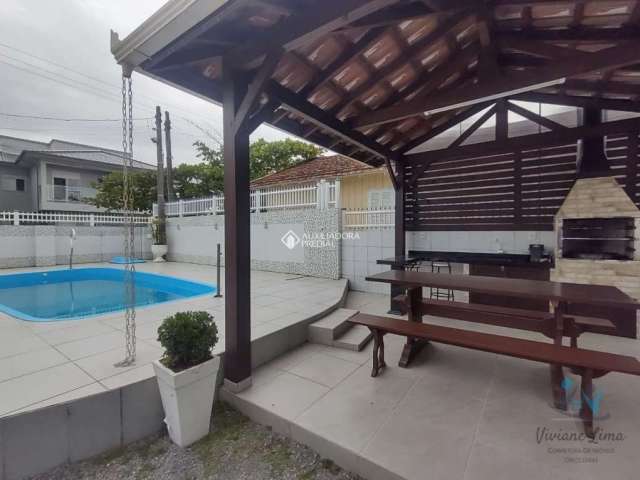 Casa com 3 quartos à venda na Rua Tucumã, 170, Praia do Sonho, Palhoça, 150 m2 por R$ 900.000