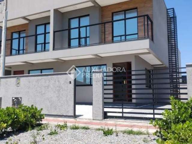 Casa com 3 quartos à venda na Avenida Astrogildo Quadros, 365, Pinheira, Palhoça, 107 m2 por R$ 590.000