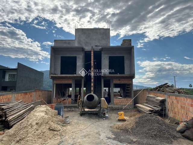 Casa com 2 quartos à venda na Servidão Albertina Clausen, 365, Forquilhas, São José, 87 m2 por R$ 390.000