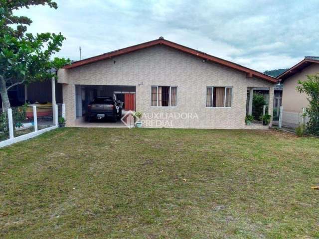 Casa com 6 quartos à venda na ARNOLDO SCHARMANANN, 246, Passagem de Maciambú (Ens Brito), Palhoça, 190 m2 por R$ 590.000