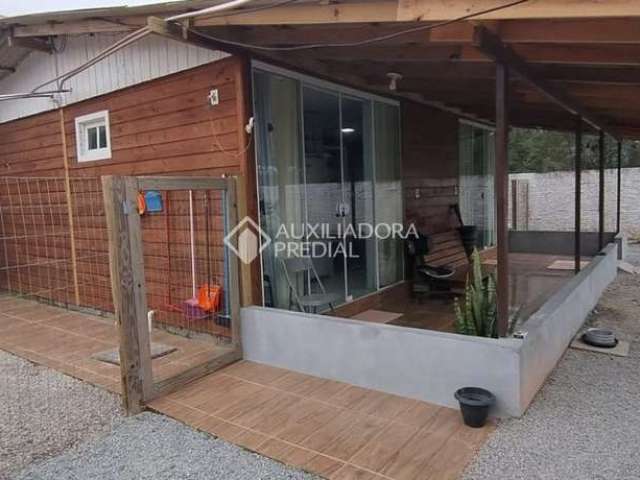 Casa com 2 quartos à venda na Rodovia Evádio Paulo Broering, 929, Passagem de Maciambú (Ens Brito), Palhoça, 90 m2 por R$ 290.000