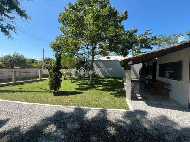 Casa com 2 quartos à venda na Argelino Medeiros Garcia, 592, Passagem de Maciambú (Ens Brito), Palhoça, 110 m2 por R$ 350.000