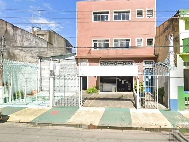 Prédio Comercial à Venda no Brás: 8 Salas, 8 Banheiros, 1.515m² de Área - Oportunidade Única!