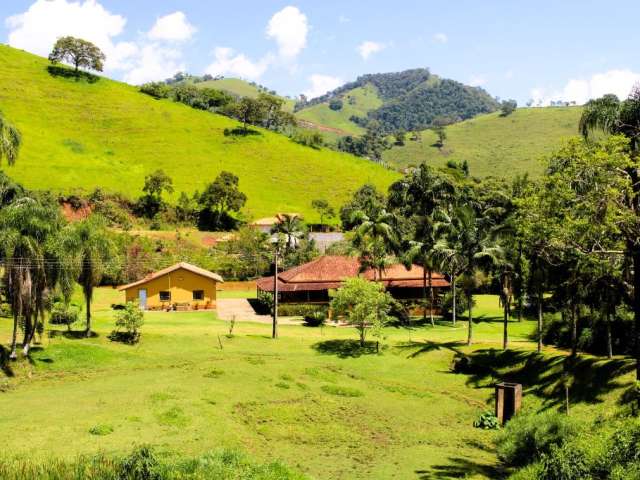 Sitio encantador à venda em Cambuí