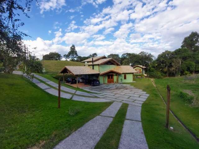 CASA À VENDA EM CONDOMINIO FECHADO - Residencial Ecológico