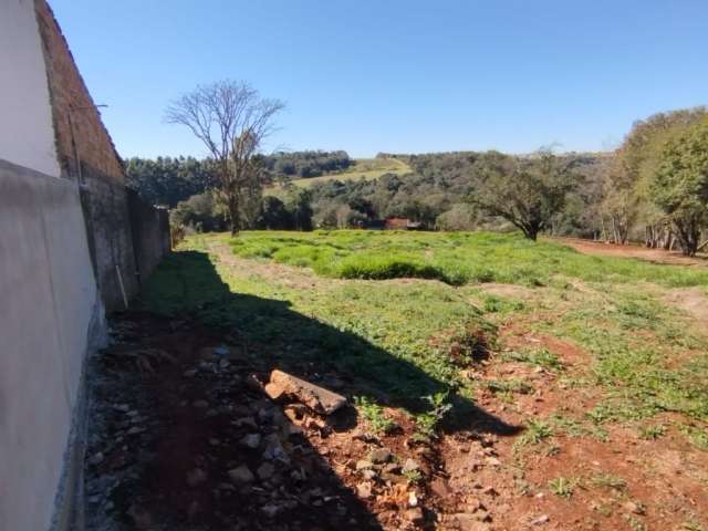 Chácara dentro da cidade no Jardim Universitário