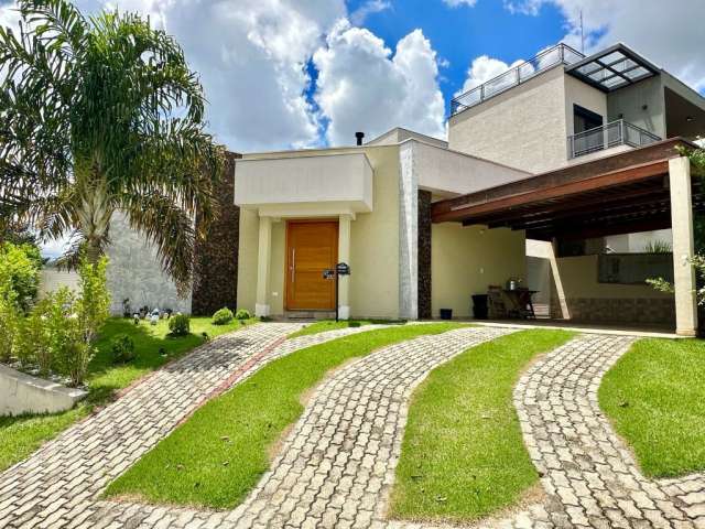 Casa à venda no Condomínio Terras de Atibaia I com 3 quartos.