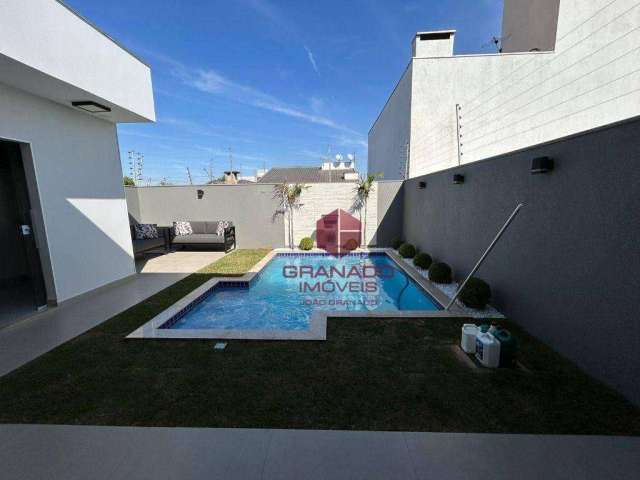 Casa semi-mobiliada com 3 dormitórios à venda, 148 m² por R$ 850.000 - Maringá/PR